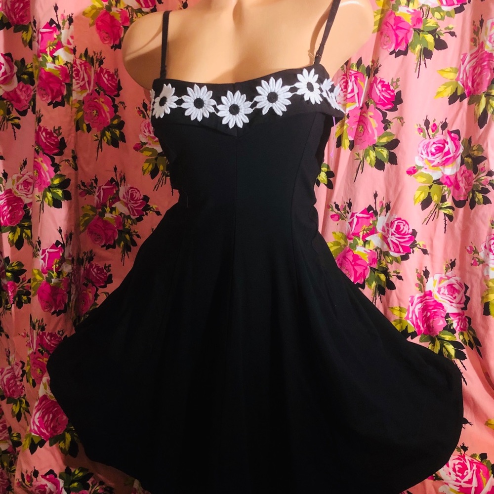 Betsey Johnson pocket daisy black white dress cute - Picture 2 of 8